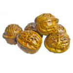 אגוזים לקישוט - טבעי