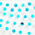 קישוט תלייה חוטים - עיגולים טורקיז גליטר