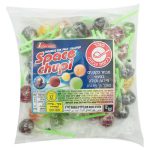 חבילת סוכריות על מקל בטעם פירות וקולה