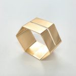 חבק משושה זהב